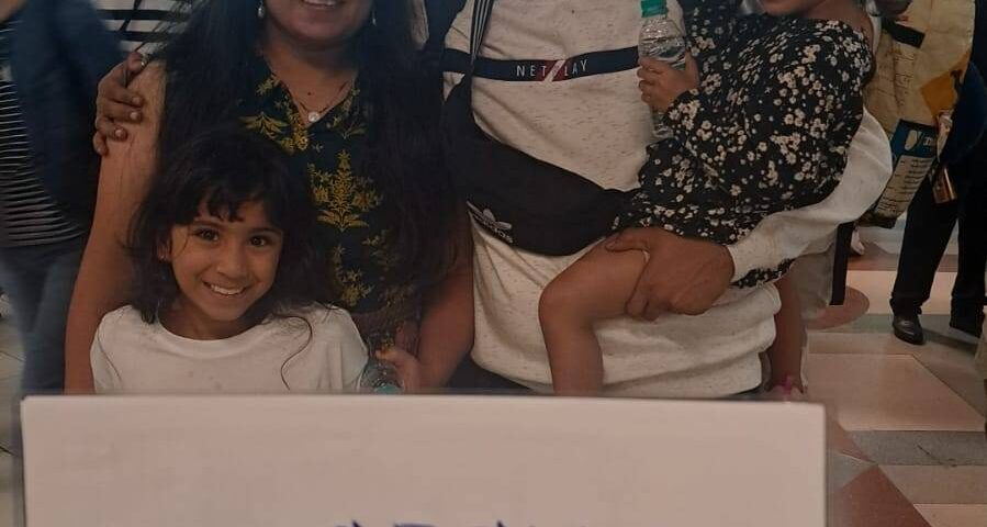 Family arriving at Suvarnabhumi Airport using MWS Taxi private transfer to Pattaya Family arriving at Suvarnabhumi Airport using MWS Taxi private transfer to Pattaya